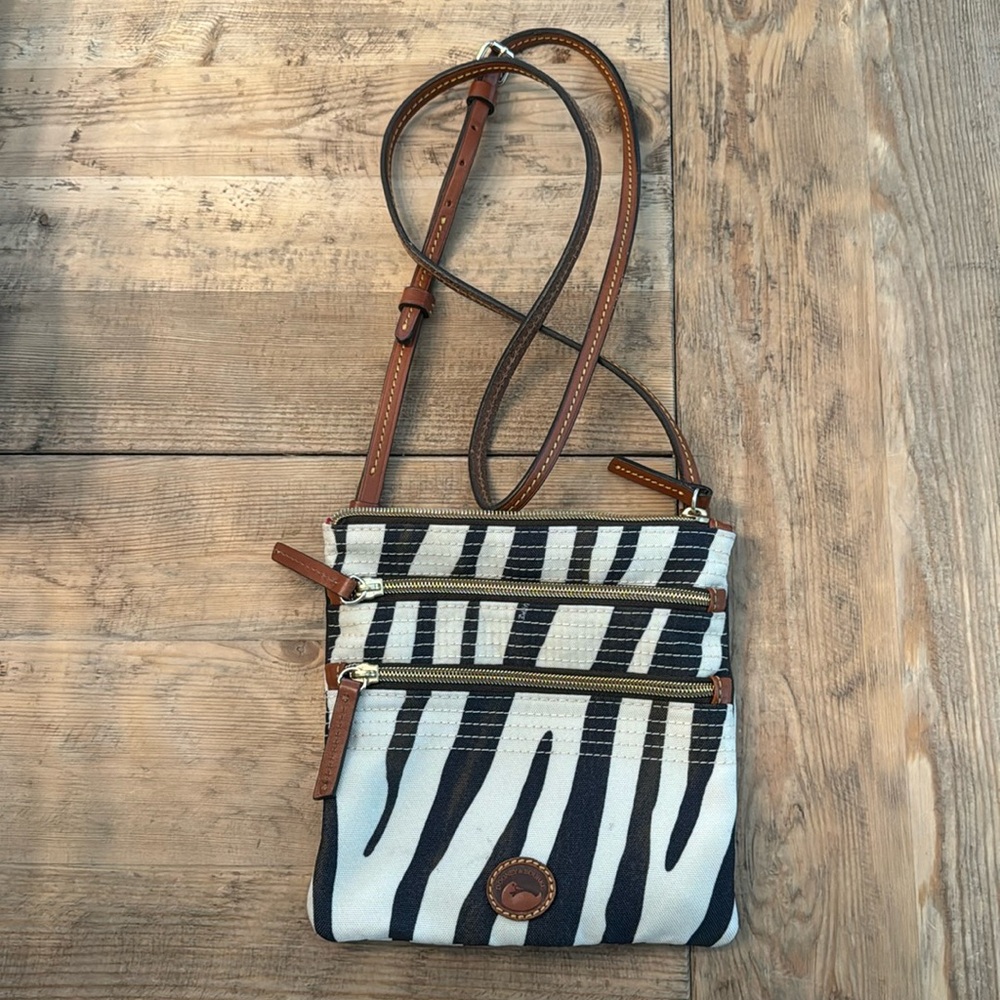 Vintage 1996 Dooney & Bourke Crossbody Bag